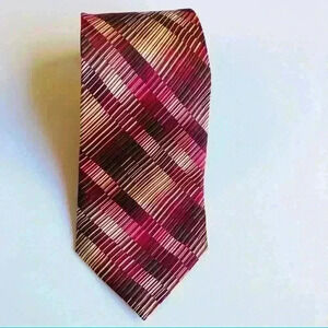 Salvatore Pellegrino  100% Silk Tie.